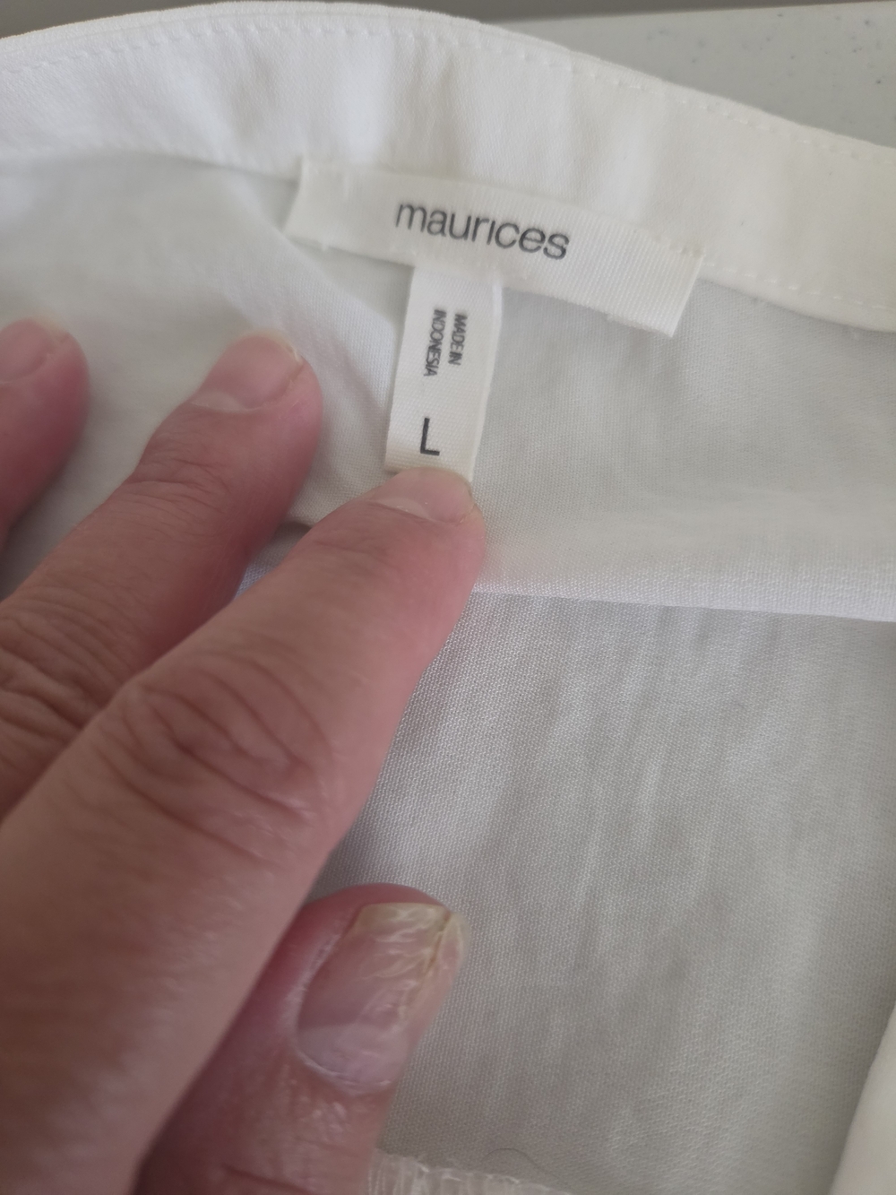 Maurices White Cotton Top - Size L